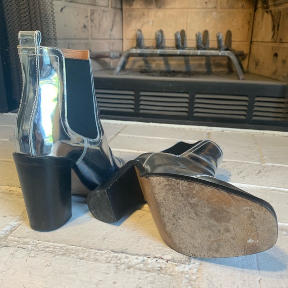 (Off-White) Block Heel Metallic Cowboy Booties - Picture 6 of 11